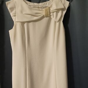 Sandra Darren Cream Sheath Dress Sleeveless Bateau Neckline